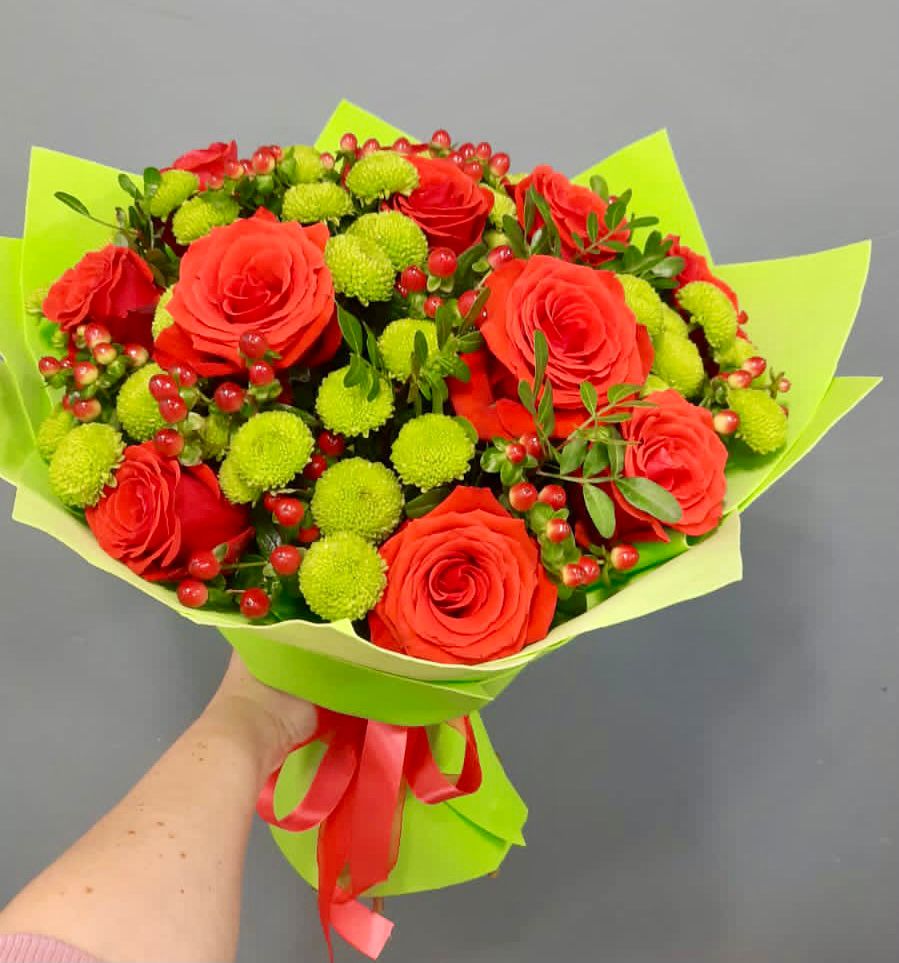 Букет цветов из: Хризантемы и Розы в Новопетровское