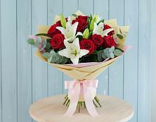 Букет цветов из:  Лилии и Розы в Новопетровское