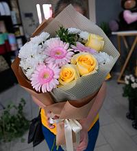 Букет цветов из:  Герберы, Розы и Хризантемы в Новопетровское