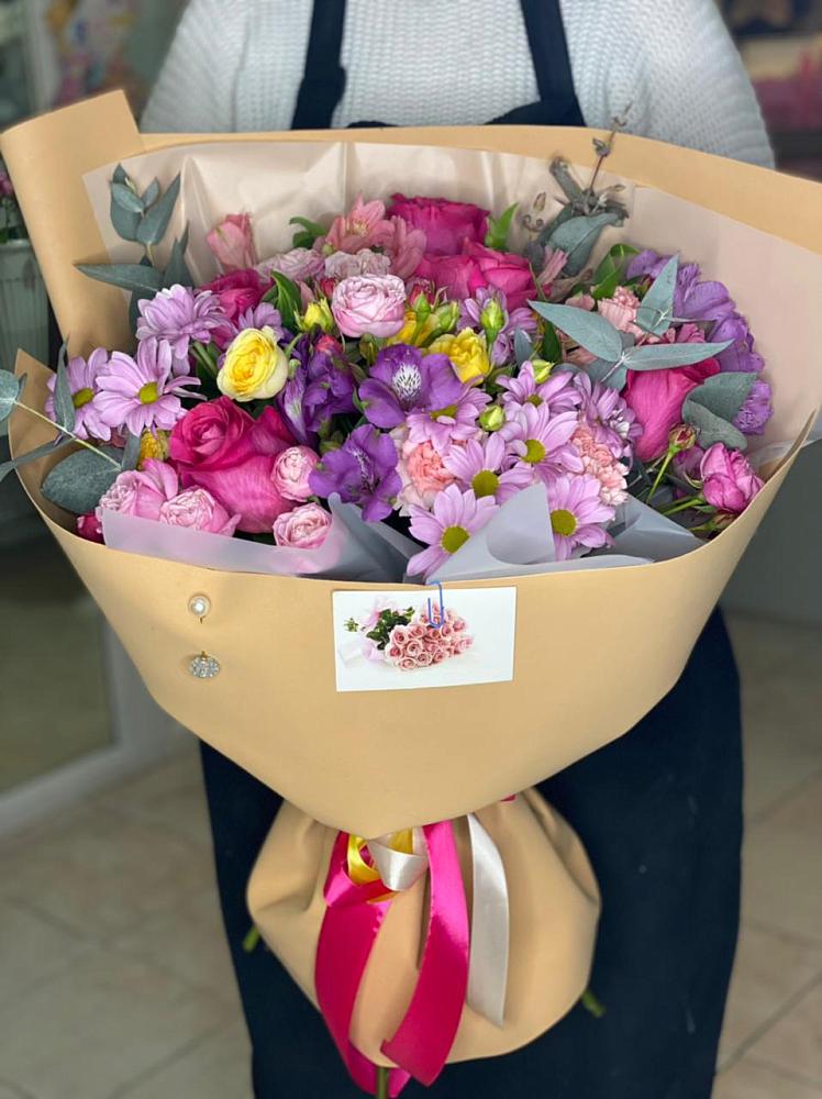 Букет цветов из: Хризантемы, Гвоздики и Альстромерии в Новопетровское