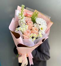 Букет цветов из:  Хризантемы и Розы в Новопетровское