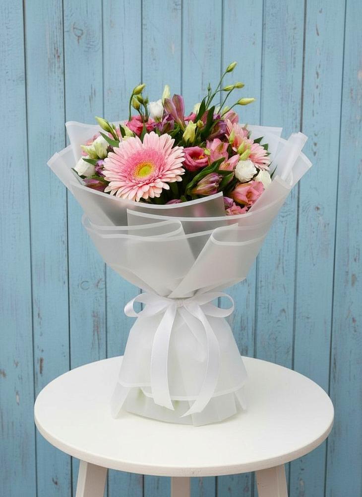 Букет цветов из: Герберы, Альстромерии и Лизиантусы в Новопетровское