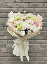 Букет цветов из:  Гвоздики, Розы, Лизиантусы и Хризантемы в Новопетровское