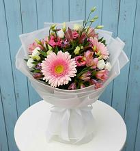Букет цветов из:  Герберы, Альстромерии и Лизиантусы в Новопетровское