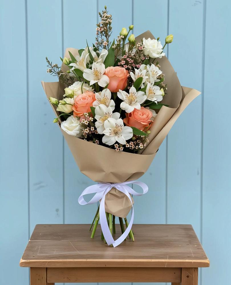 Букет цветов из: Альстромерии, Лизиантусы, Розы и Хризантемы в Новопетровское