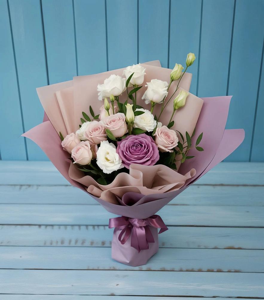 Букет цветов из: Розы и Лизиантусы в Новопетровское